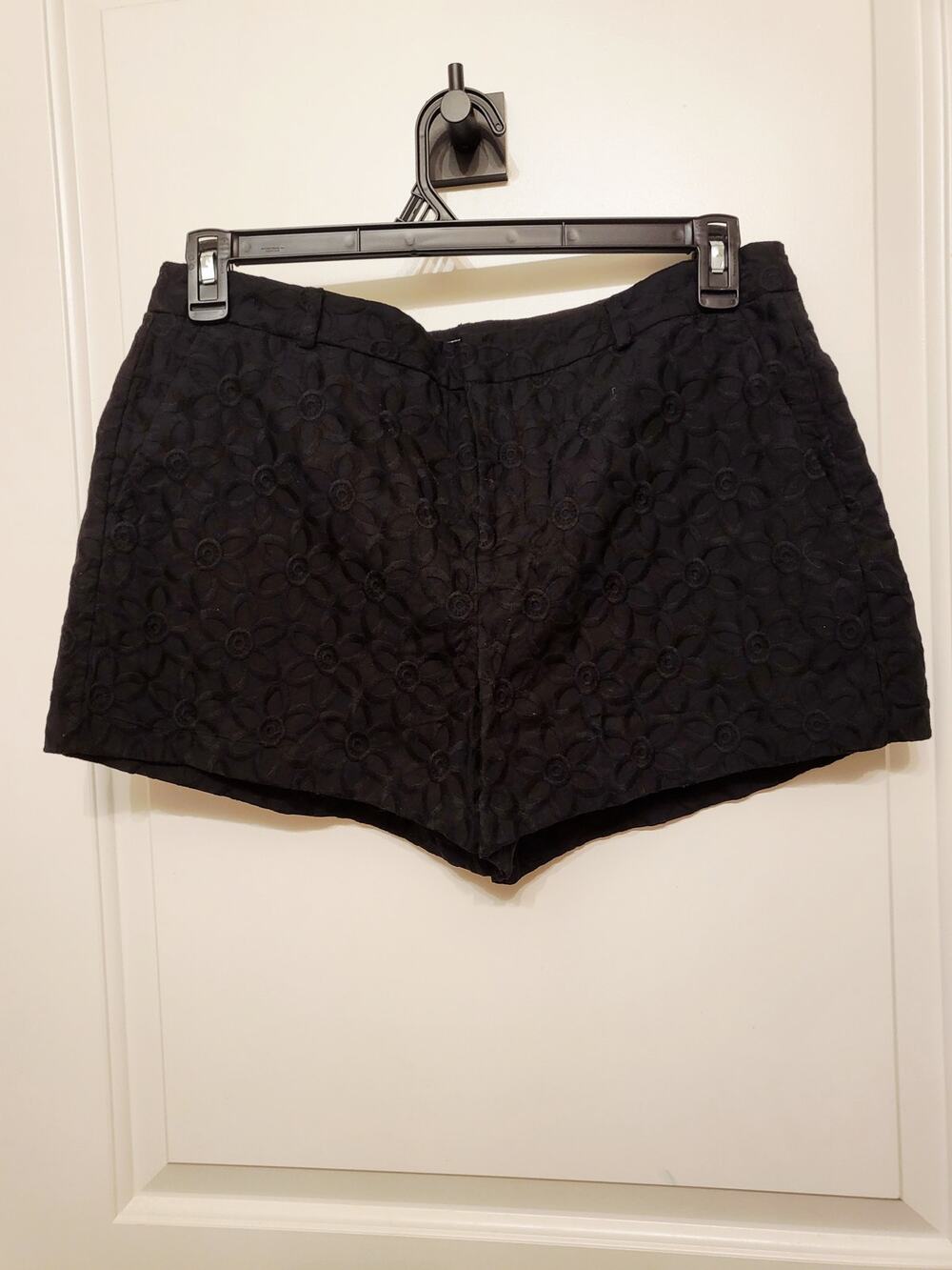 Elle Floral Spring Shorts Size 10